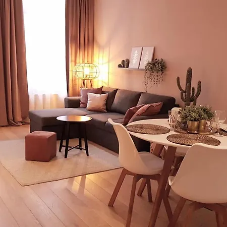 - Apartamento *